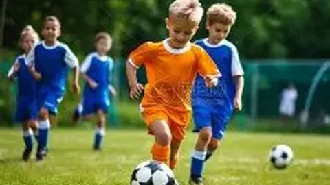 福原爱分享24年时光母女同框照，相似度越来越高