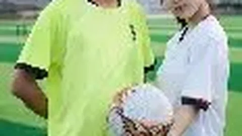 单臂舵手成功驾驭双体帆船环绕地球