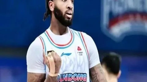 刘维伟认为周琦提升北京队实力，期待杨瀚森学习周琦之道